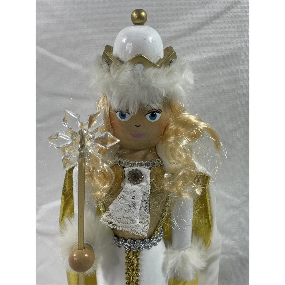 2022 Gold Glitter‎ Queen Nutcracker 14